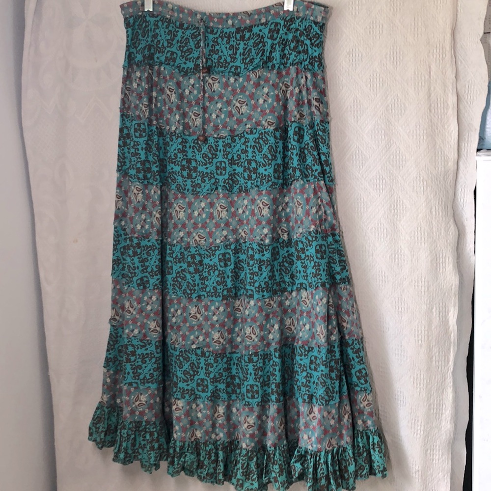 Dimri long Ruffled skirt